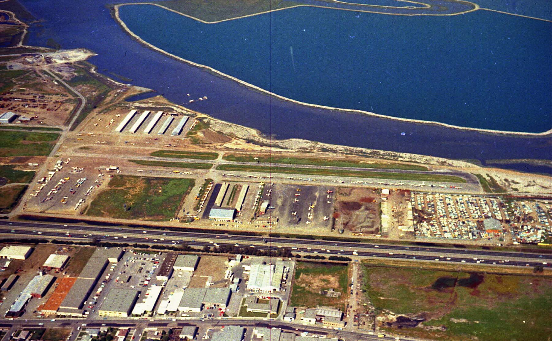 Incredible photos of San Carlos Airport from 1966